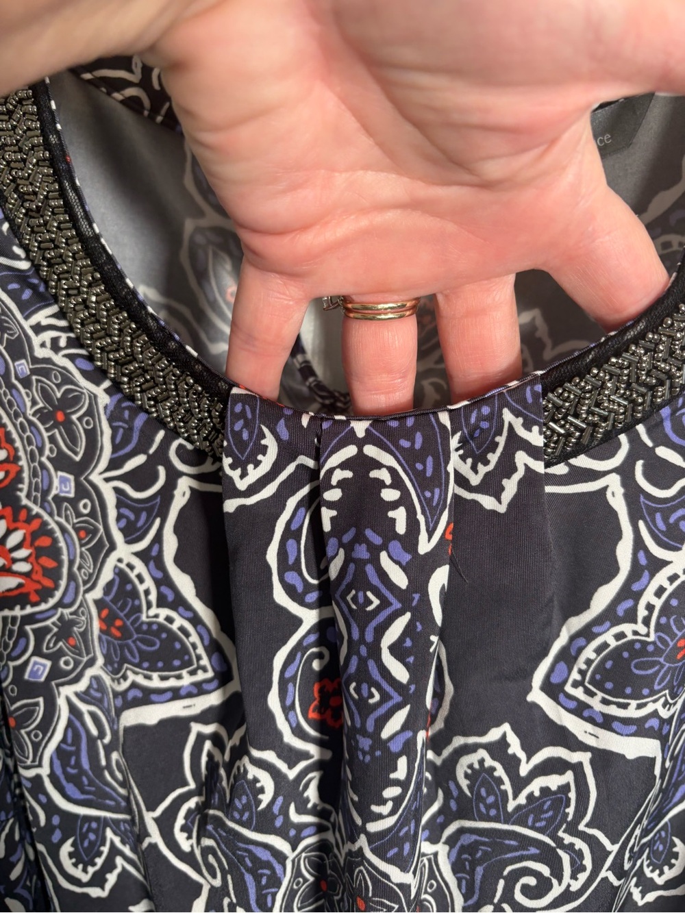 Market & Spruce Navy, Red & White Paisley-Style Sleeveless Top  Size 1X - Picture 9 of 11